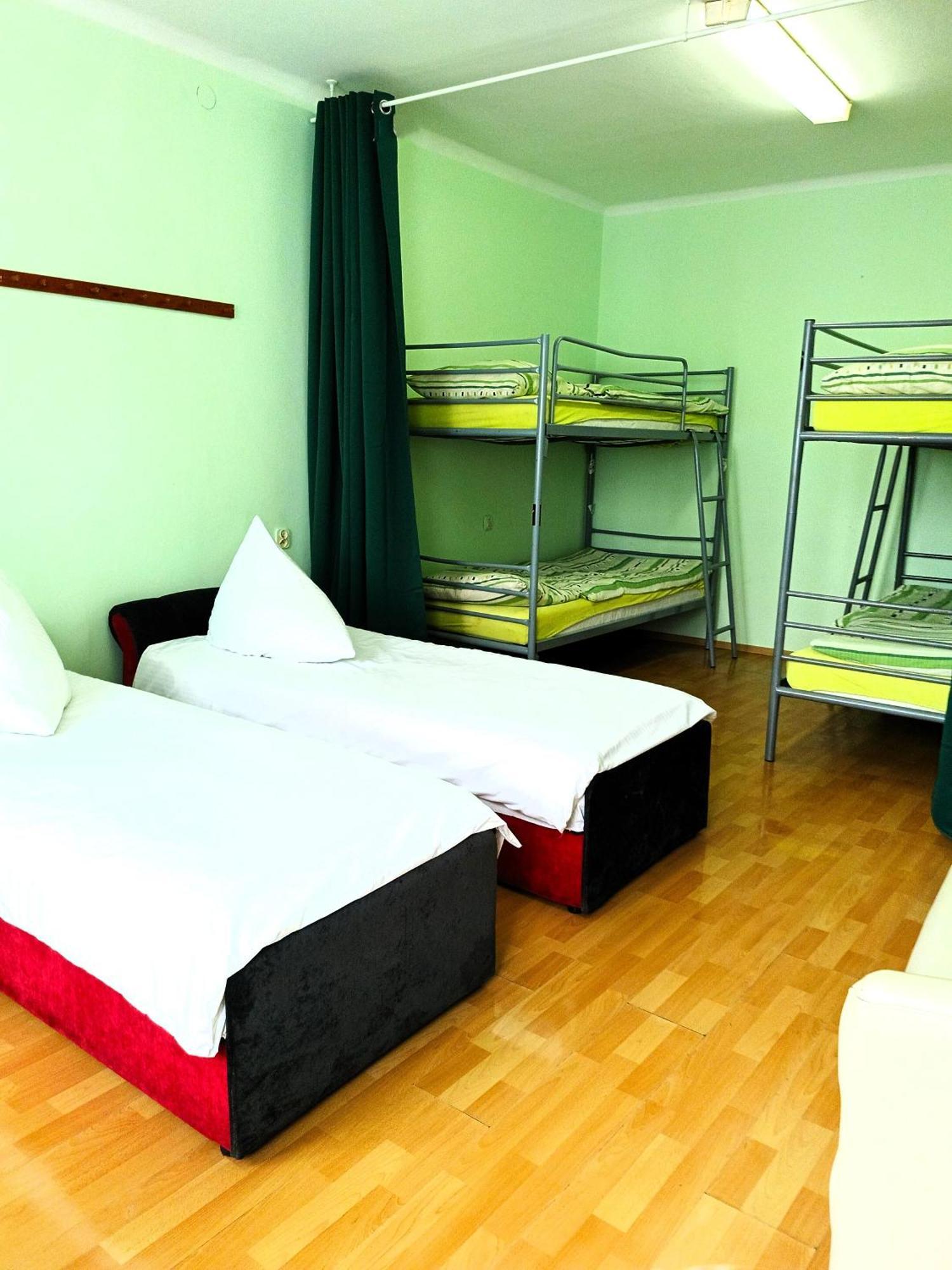 Hostel Omega Rzeszów Esterno foto
